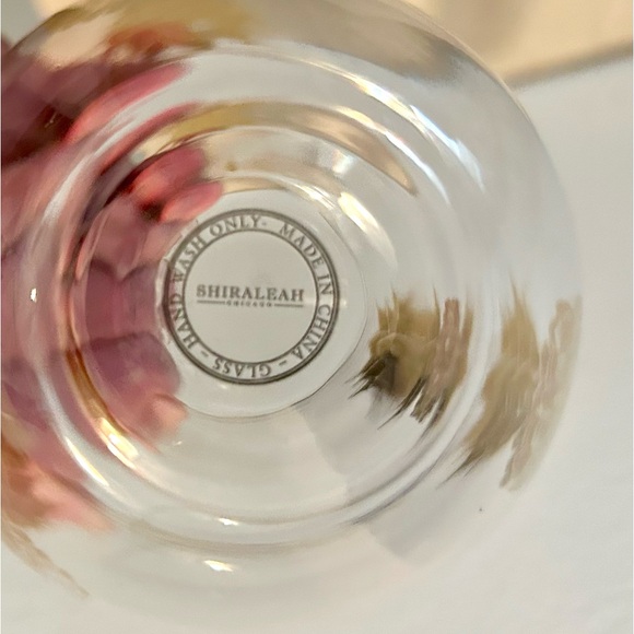 Shiraleah Chicago, Golden leaf Pineapple stemless wine glass. 17oz - Picture 4 of 6